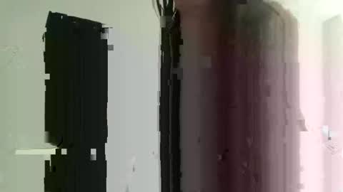 laceieizlaced online show from April 5, 5:43 pm