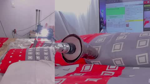 LACI LOST online show from December 12, 12:16 am