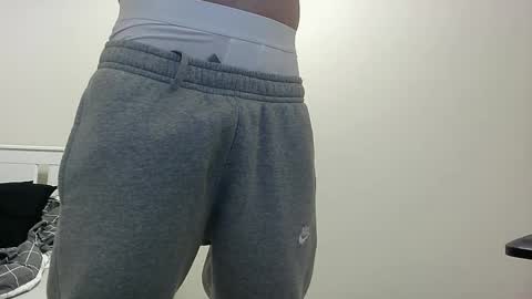 Snapshot of lacky13c_m chatting on January 25, 11:32 pm Lacky online show from January 25, 11:32 pm