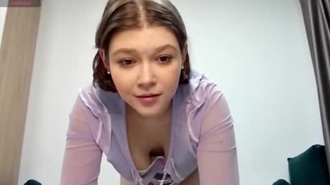 lady_birdd online show from January 17, 3:32 pm