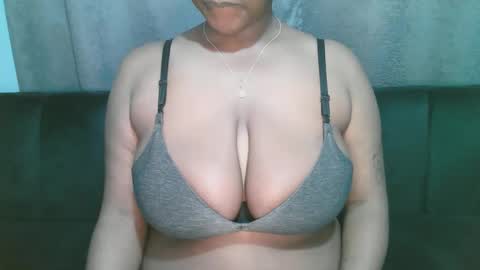 lady_dearra online show from March 28, 11:11 am