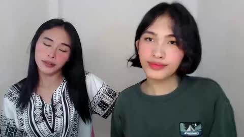Snapshot of lady_jedyy chatting on February 12, 4:55 pm   online show from February 12, 4:55 pm