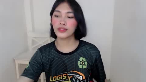 Snapshot of lady_jedyy chatting on March 8, 8:57 pm   online show from March 8, 8:57 pm