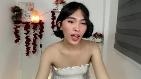 Snapshot of lady_jedyy chatting on February 8, 5:50 pm   online show from February 8, 5:50 pm