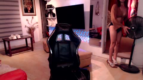 M MMY online show from January 23, 6:03 pm