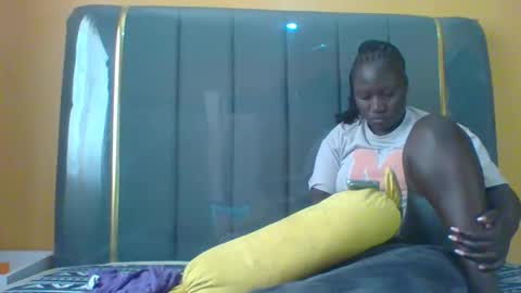 lindah32 online show from October 1, 9:30 am