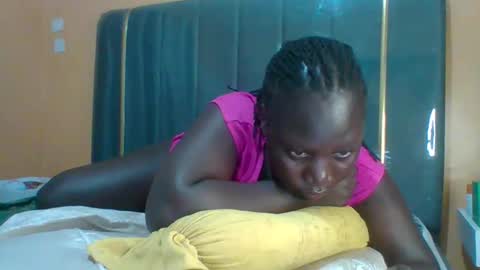 lindah32 online show from April 15, 12:58 am