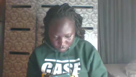 lindah32 online show from November 14, 9:27 pm