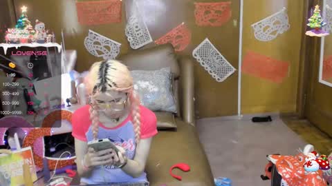 Skinnygirl online show from February 14, 4:04 am