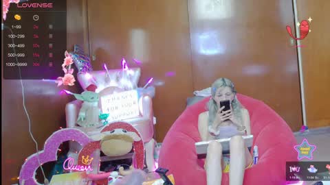 Skinnygirl online show from May 20, 1:02 am