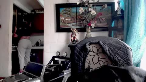 laia_hadid online show from April 6, 3:24 pm