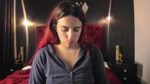 Laia  online show from October 22, 12:40 pm