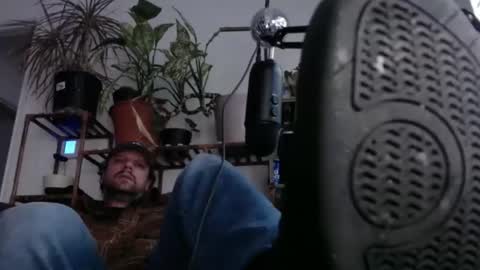 Snapshot of laidback_and_chill chatting on December 10, 10:47 pm Rick online show from December 10, 10:47 pm