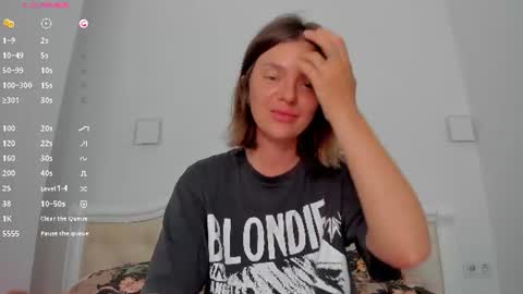 Lallie  online show from June 11, 3:43 pm