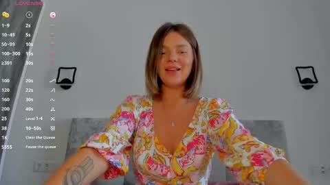 Lallie  online show from June 4, 11:49 am
