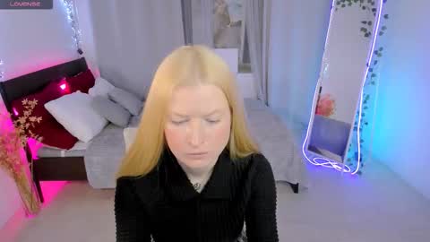 Laly online show from March 11, 11:13 am