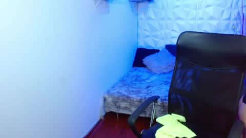 Lana online show from April 10, 1:38 pm