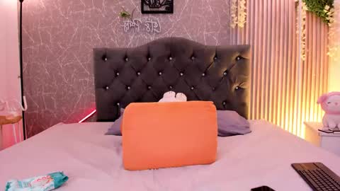 lana_gill online show from March 28, 5:14 pm