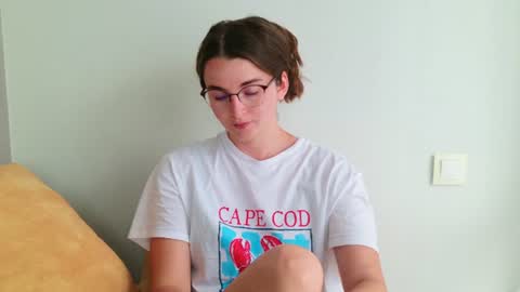 lana_gl online show from June 24, 11:17 am