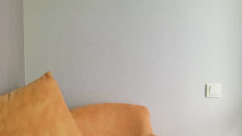lana_gl online show from June 23, 9:39 am