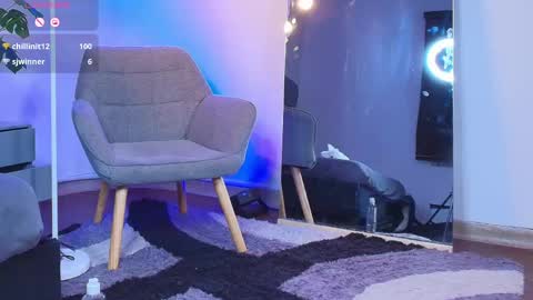 valentino moon online show from April 18, 1:18 am