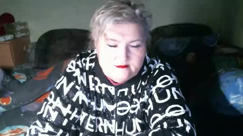 lanacat555 online show from February 8, 7:39 pm