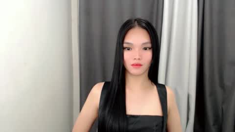 lanawyatt_ online show from November 11, 6:43 pm