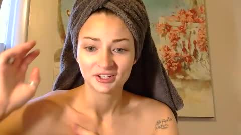 Lana Collins online show from December 19, 5:30 pm