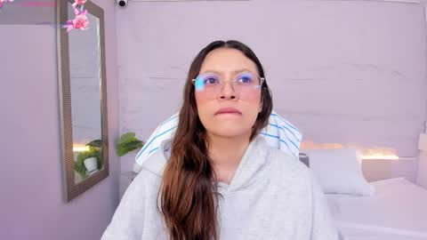 Lanna online show from April 29, 11:48 am