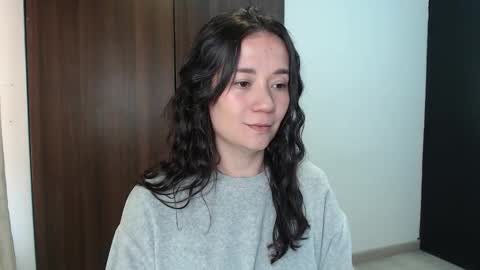 Lanna online show from November 11, 1:46 pm