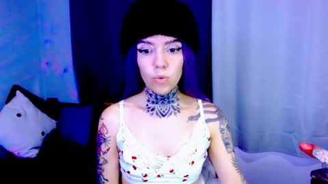 LANNIE   online show from February 4, 1:59 pm