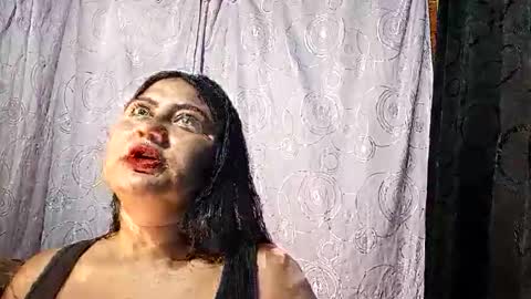 lapeligrosa_ online show from April 14, 7:28 pm