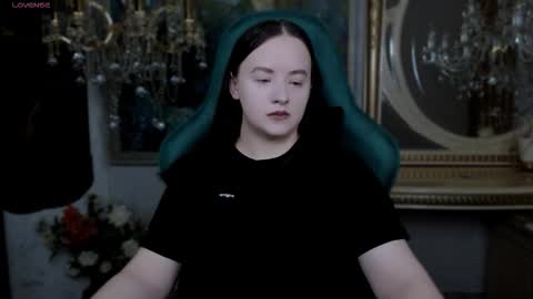 lara_benson_ online show from November 27, 10:45 am