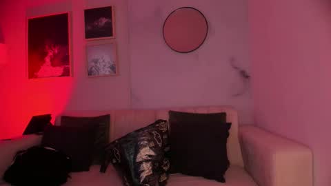 Lara Madisson online show from November 8, 5:43 am