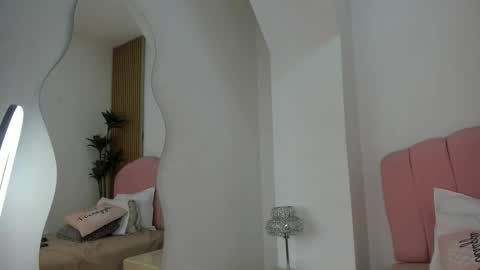 lara_spaark online show from February 6, 7:49 pm