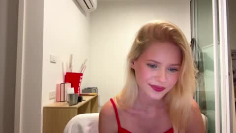 Stella online show from January 18, 10:35 am