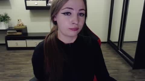 Laralianna online show from September 13, 4:20 pm