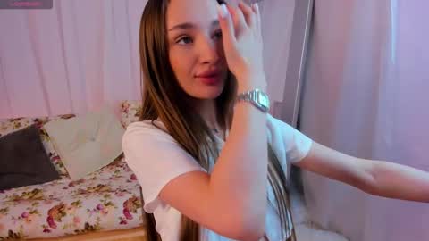 MY NAME IS LILY online show from January 13, 1:02 am