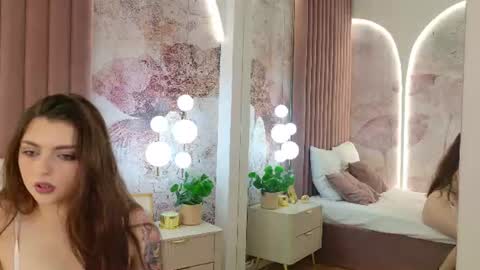 Lara Rosen online show from June 26, 6:46 pm