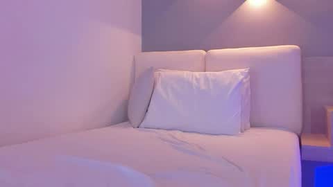 Laura online show from November 28, 11:12 pm