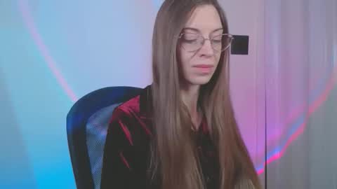 larawintersxxx online show from December 13, 8:37 pm