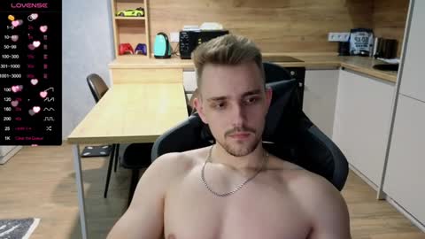 Snapshot of larstar01 chatting on February 2, 10:17 pm Lars online show from February 2, 10:17 pm