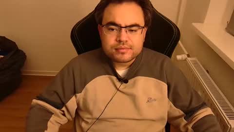 latexboy893 online show from March 10, 5:50 pm