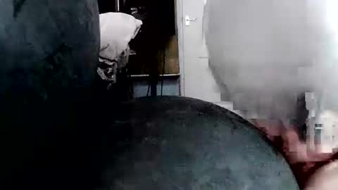 latexchris77 online show from April 4, 10:22 am