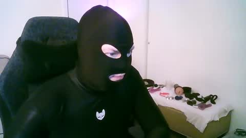 latexminheadroom online show from June 24, 1:12 am