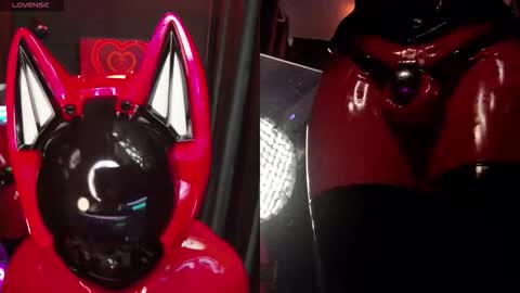 Snapshot of latexrubydoll chatting on September 15, 1:40 am Latex Ruby online show from September 15, 1:40 am