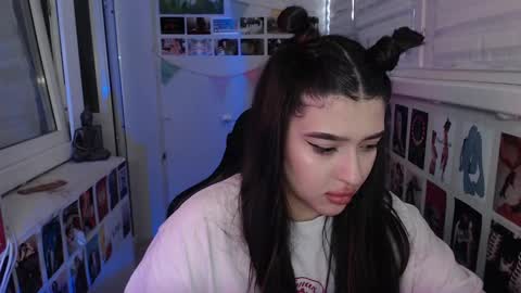 miiiiiiaaaa online show from February 9, 6:11 am