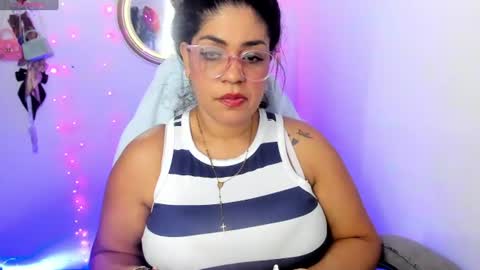 latinamav22 online show from July 16, 2:04 am