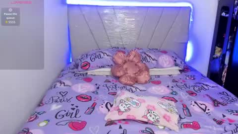latinamav22 online show from June 17, 1:21 am