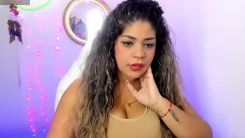 latinamav22 online show from June 29, 8:52 pm